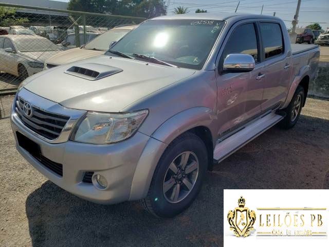 TOYOTA HILUX CD STD 3.0 D-4D TURBO DIESEL